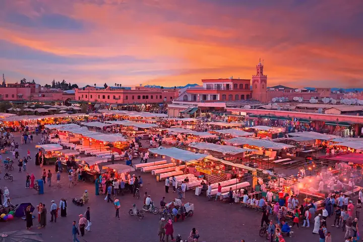 Plaza Jemaa el Fna de Marrakech al atardecer